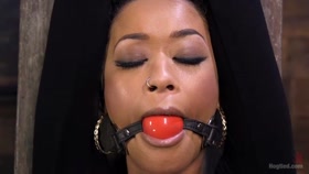 Skin Diamond Is Tormented In Brutal Bondage And Made To Cum / Kink